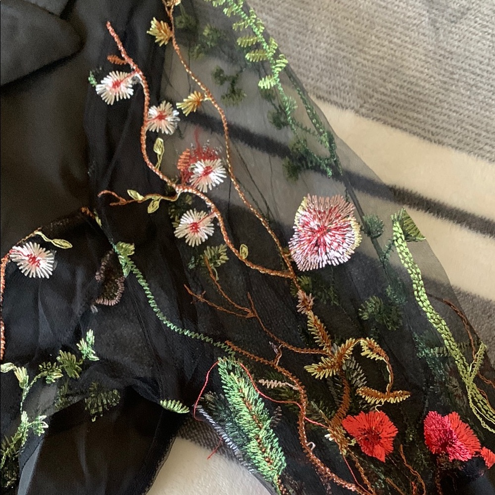 Black Floral Embroidered Men's Jacket - Picture 3 of 6